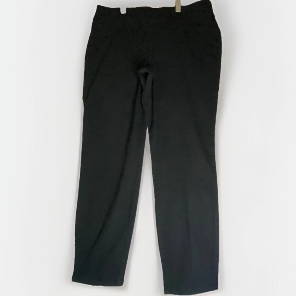 Van Heusen Slim Fit Women’s‎ Black Jeans Sz 18R Tapered Leg Stretch Pull-on NWT